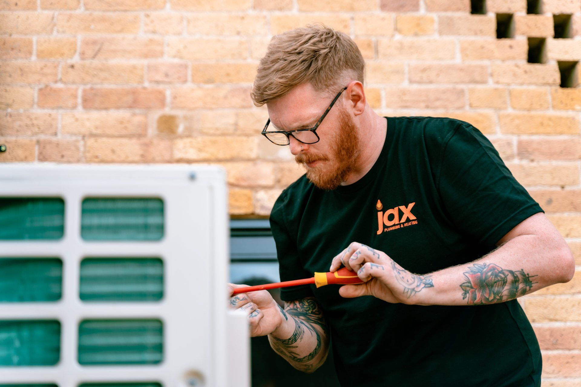 Outdoor air conditioning condenser unit